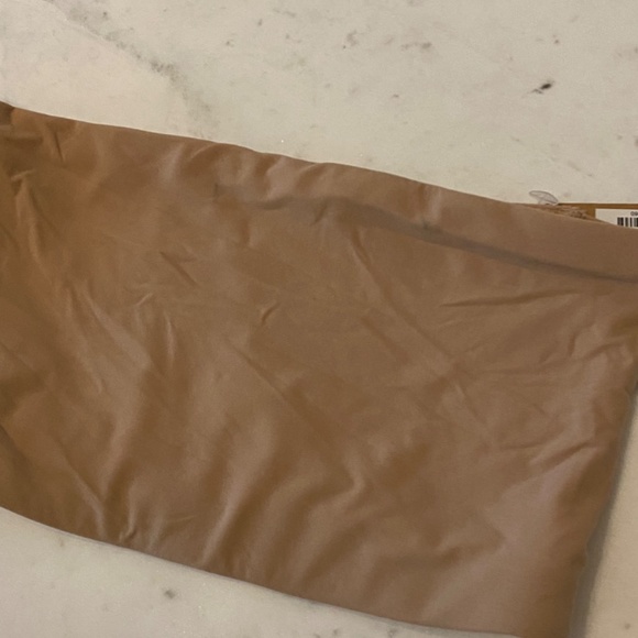 Skims Fits Everybody Fits Everybody Bandeau Bra in Clay - Picture 7 of 7